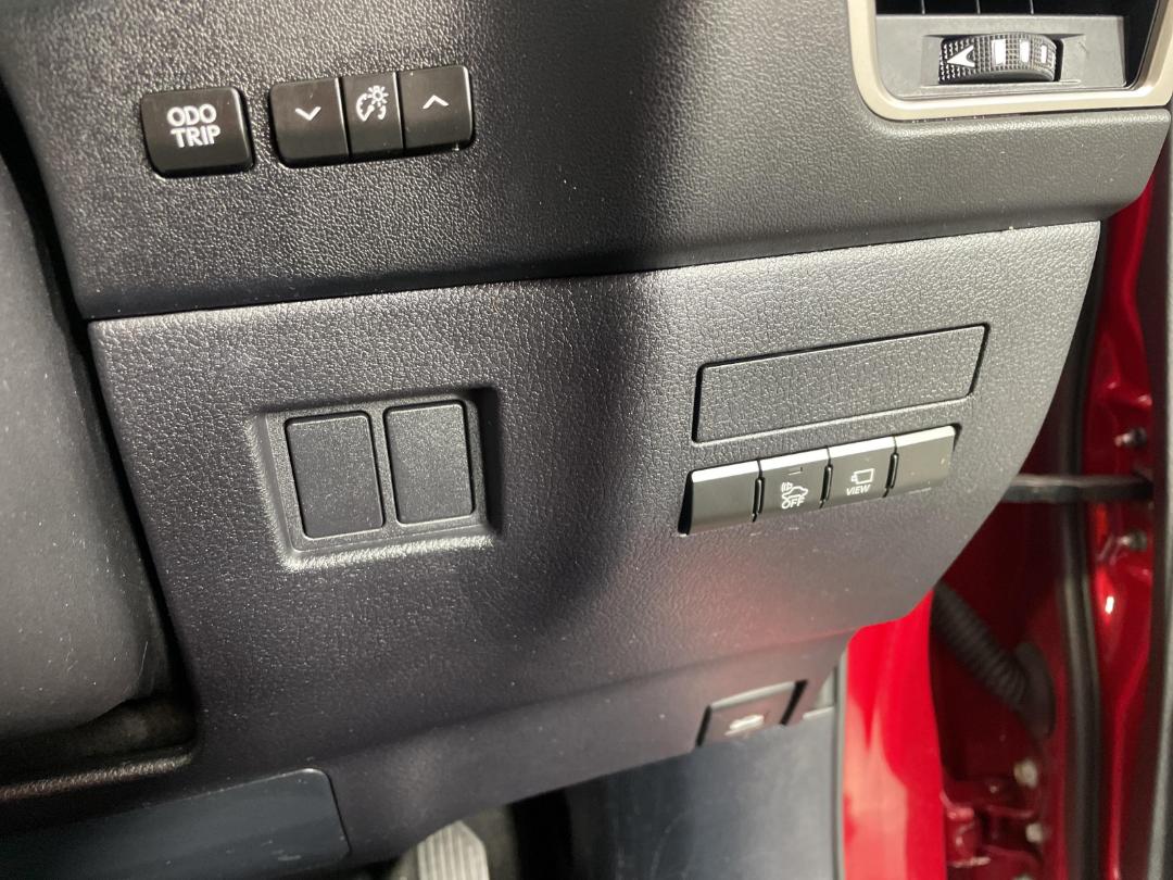 Photo '26' of Lexus NX300H