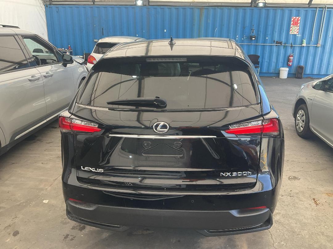 Photo '13' of Lexus NX300H Photo '13' of Lexus NX300H