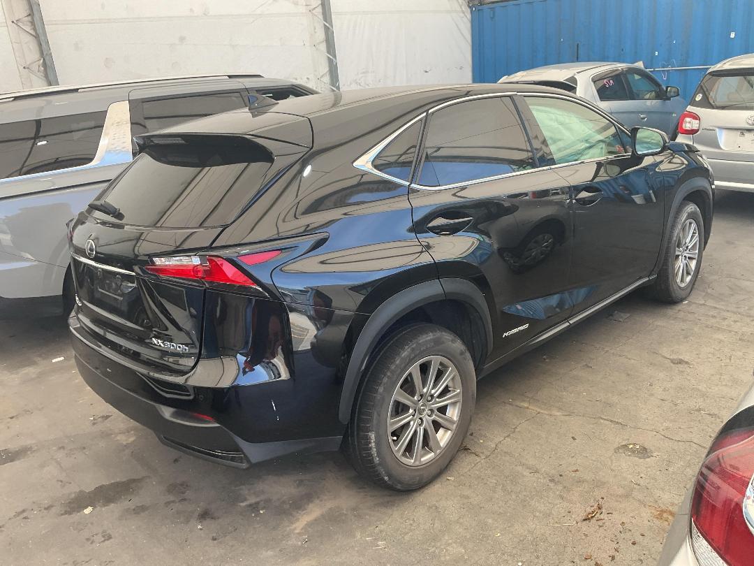 Photo '14' of Lexus NX300H Photo '14' of Lexus NX300H