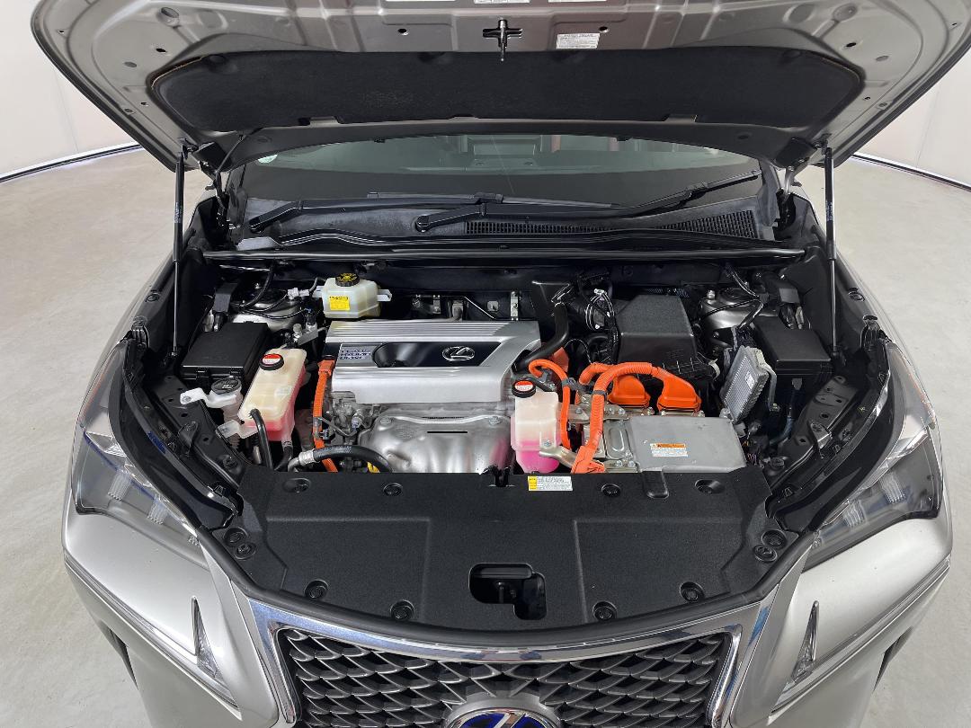 Photo '13' of Lexus NX300H