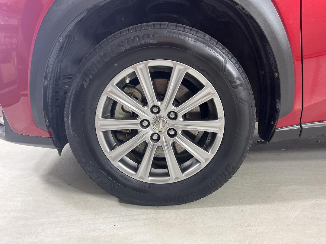 Photo '10' of Lexus NX300H