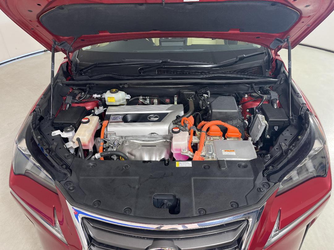 Photo '13' of Lexus NX300H