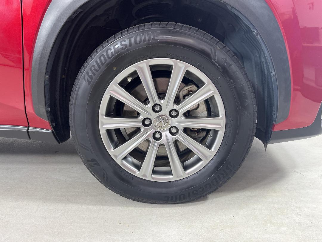 Photo '9' of Lexus NX300H