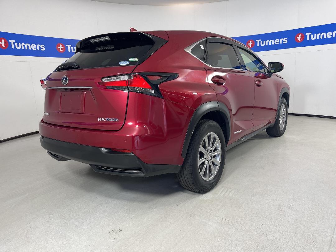 Photo '7' of Lexus NX300H