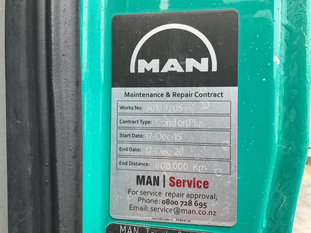 Photo '39' of MAN TGX 35.540 Curtainsider