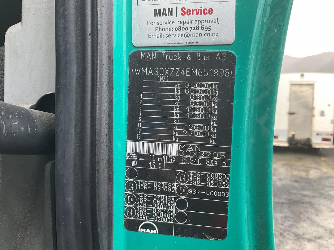 Photo '40' of MAN TGX 35.540 Curtainsider