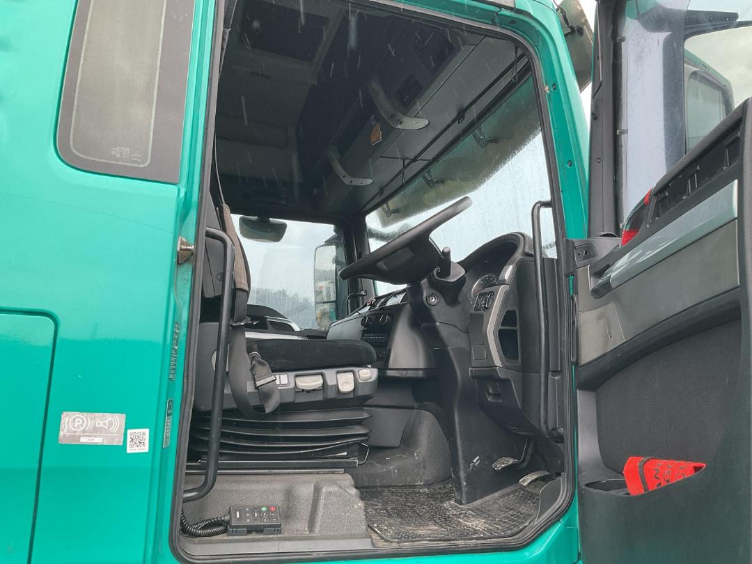 Photo '12' of MAN TGX 35.540 Curtainsider