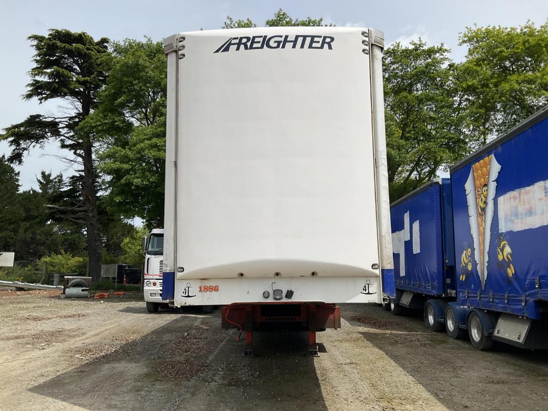 Photo '7' of Maxicube Freighter Curtainsider B-Train Photo '7' of Maxicube Freighter Curtainsider B-Train