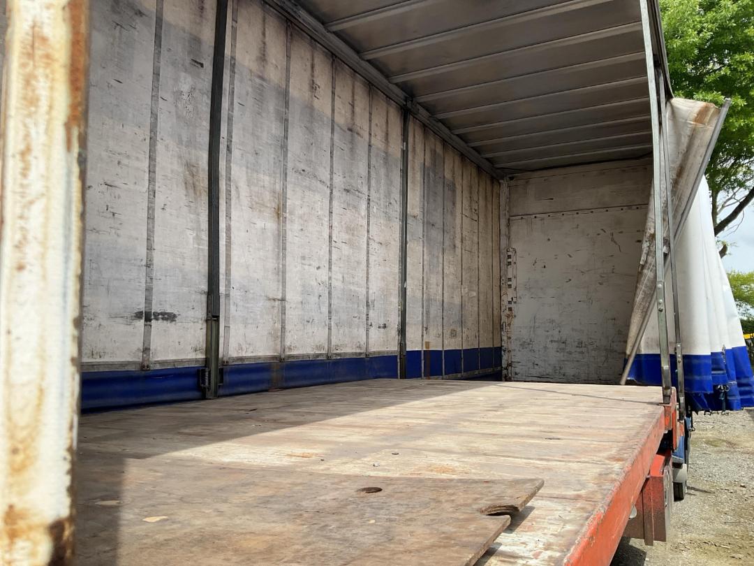 Photo '10' of Maxicube Freighter Curtainsider B-Train Photo '10' of Maxicube Freighter Curtainsider B-Train