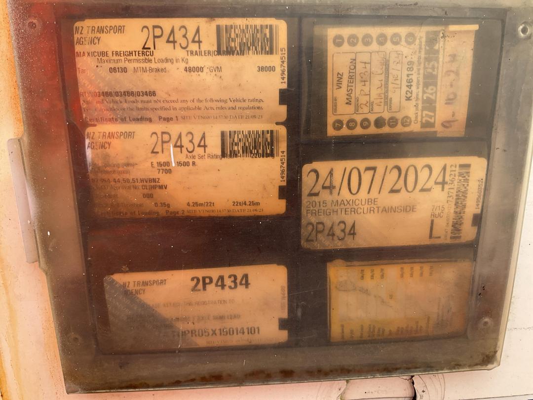 Photo '13' of Maxicube Freighter Curtainsider B-Train Photo '13' of Maxicube Freighter Curtainsider B-Train