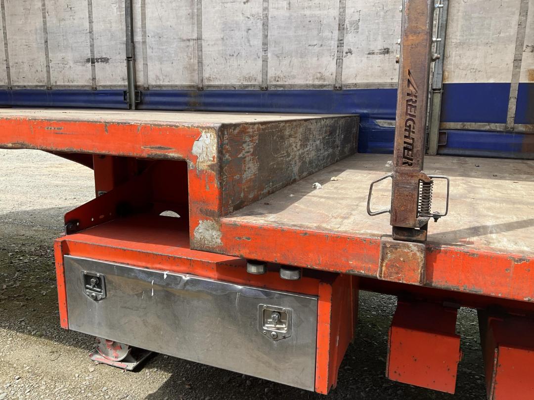 Photo '12' of Maxicube Freighter Curtainsider B-Train Photo '12' of Maxicube Freighter Curtainsider B-Train