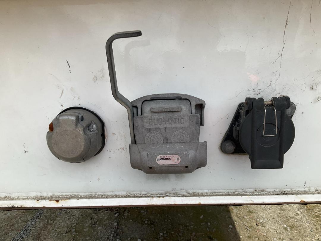 Photo '20' of Maxicube Freighter Curtainsider B-Train Photo '20' of Maxicube Freighter Curtainsider B-Train