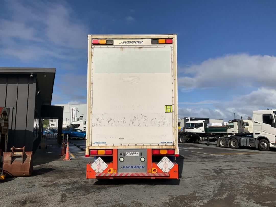 Photo '6' of MAXICUBE FREIGHTER Curtainsider B-Train Photo '6' of MAXICUBE FREIGHTER Curtainsider B-Train