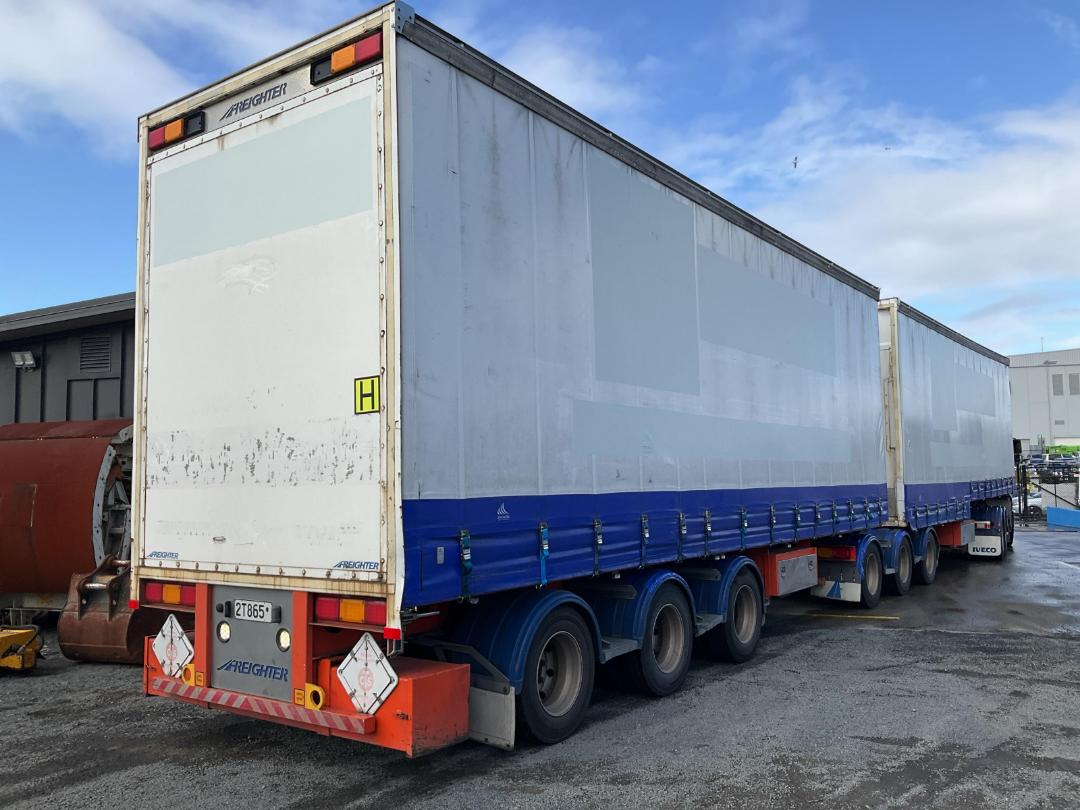 Photo '5' of MAXICUBE FREIGHTER Curtainsider B-Train Photo '5' of MAXICUBE FREIGHTER Curtainsider B-Train