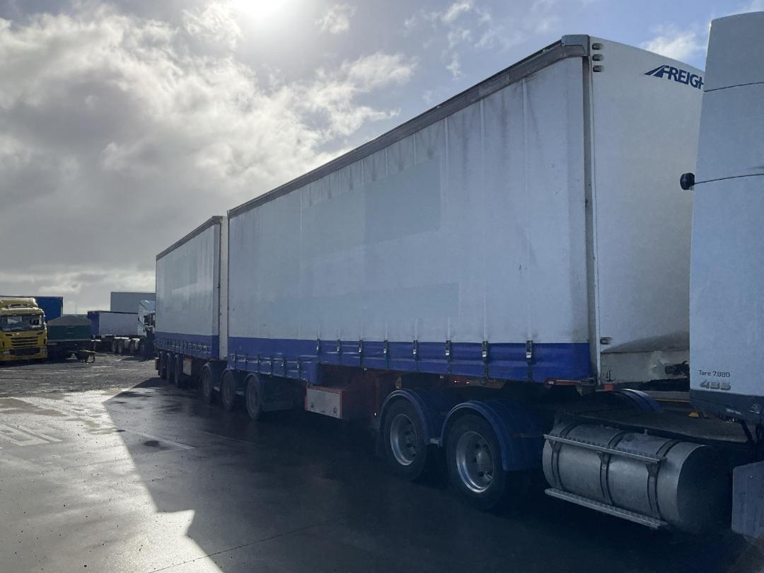 Photo '15' of MAXICUBE FREIGHTER Curtainsider B-Train Photo '15' of MAXICUBE FREIGHTER Curtainsider B-Train