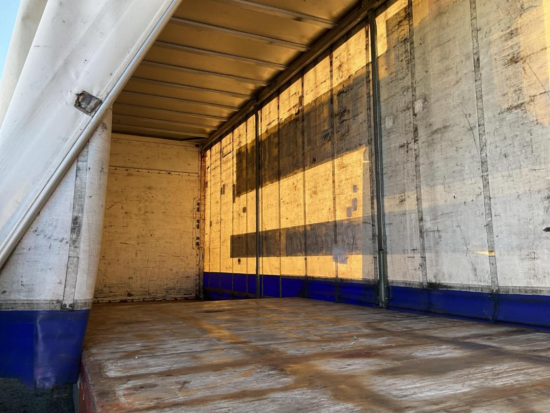 Photo '17' of MAXICUBE FREIGHTER Curtainsider B-Train Photo '17' of MAXICUBE FREIGHTER Curtainsider B-Train