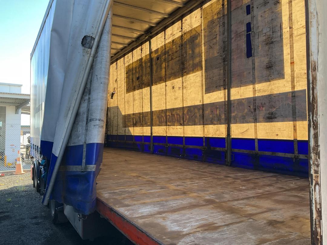Photo '19' of MAXICUBE FREIGHTER Curtainsider B-Train Photo '19' of MAXICUBE FREIGHTER Curtainsider B-Train
