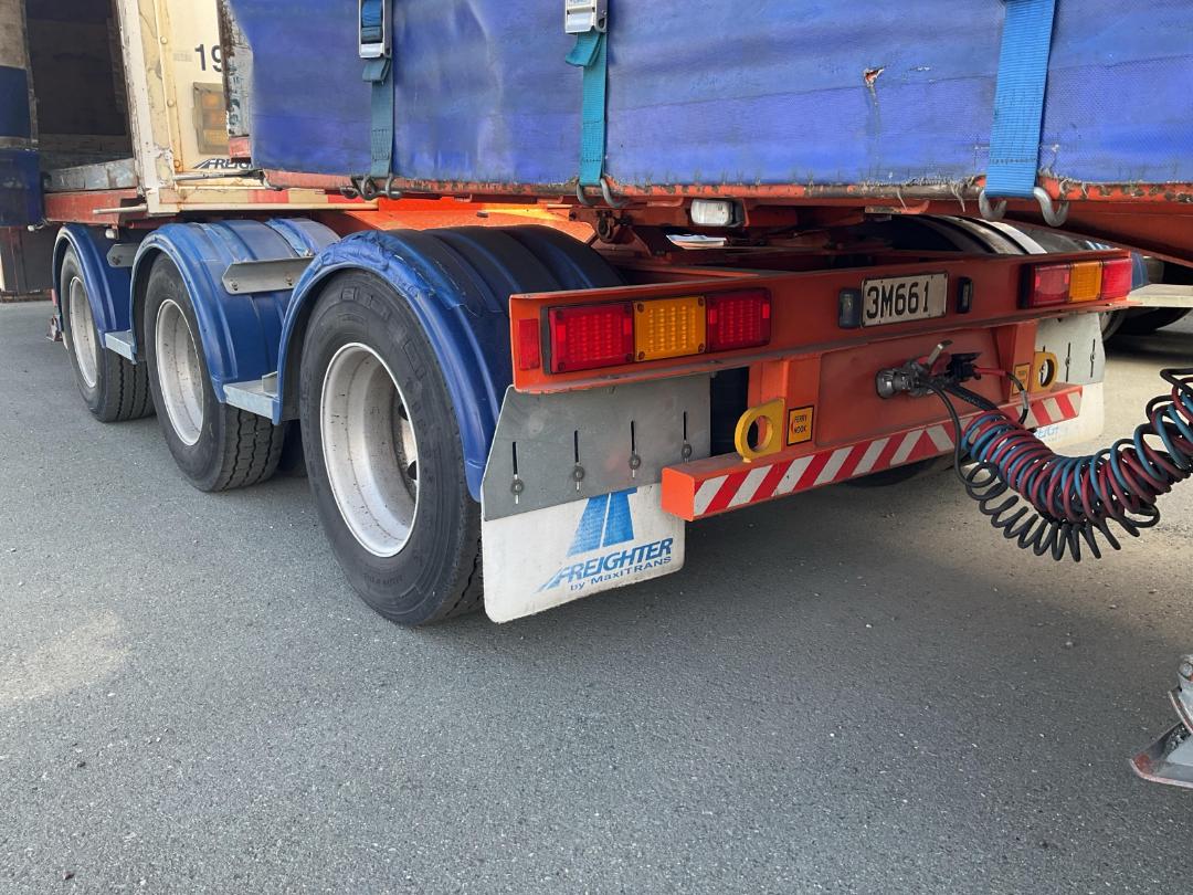 Photo '22' of Maxicube Freighter 3 AXLE SEMI LEAD Curtainsider B-Train Photo '22' of Maxicube Freighter 3 AXLE SEMI LEAD Curtainsider B-Train