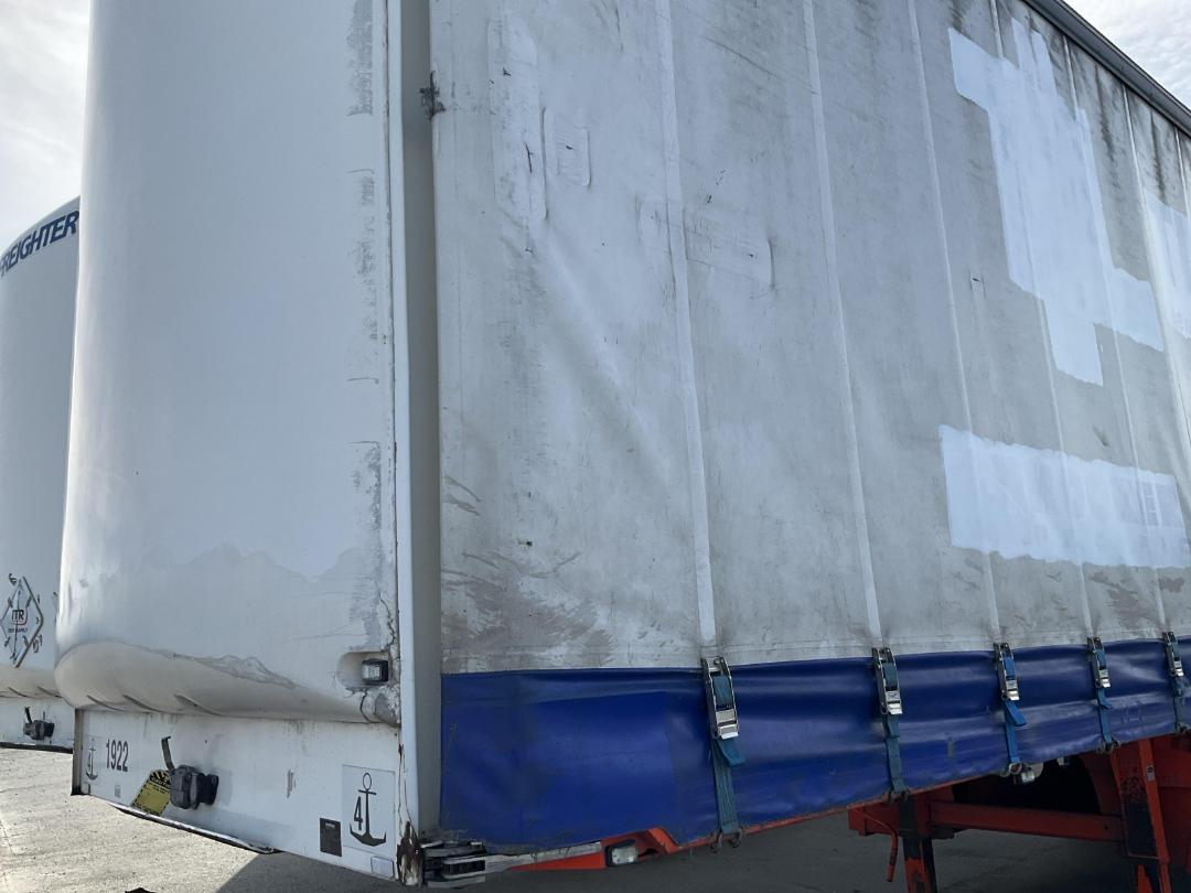 Photo '15' of Maxicube Freighter 3 AXLE SEMI LEAD Curtainsider B-Train Photo '15' of Maxicube Freighter 3 AXLE SEMI LEAD Curtainsider B-Train