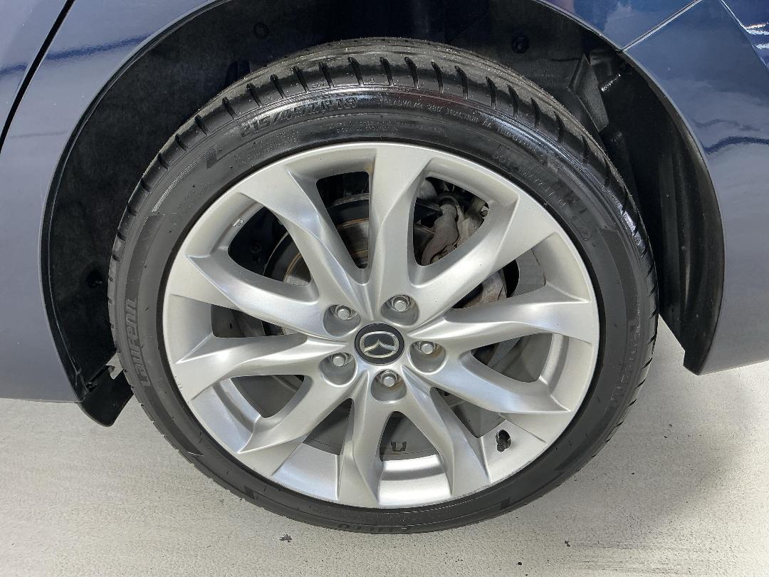 Photo '11' of Mazda 3