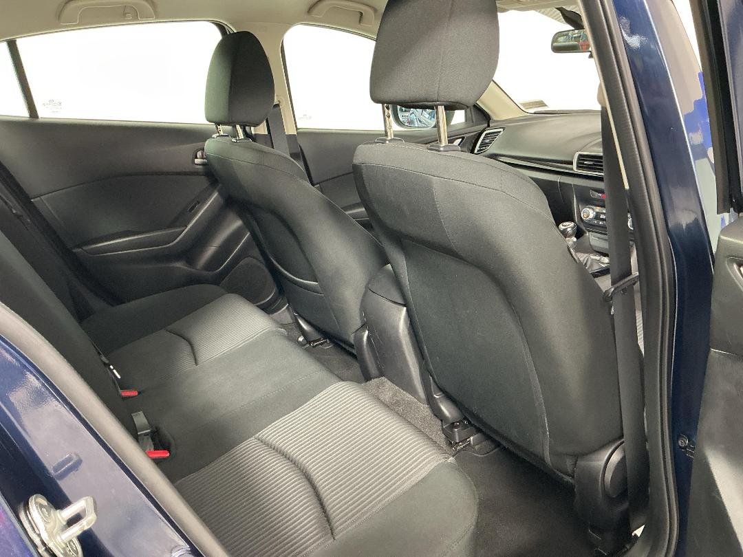 Photo '20' of Mazda 3