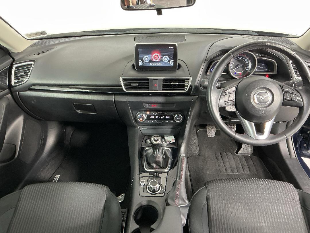 Photo '17' of Mazda 3