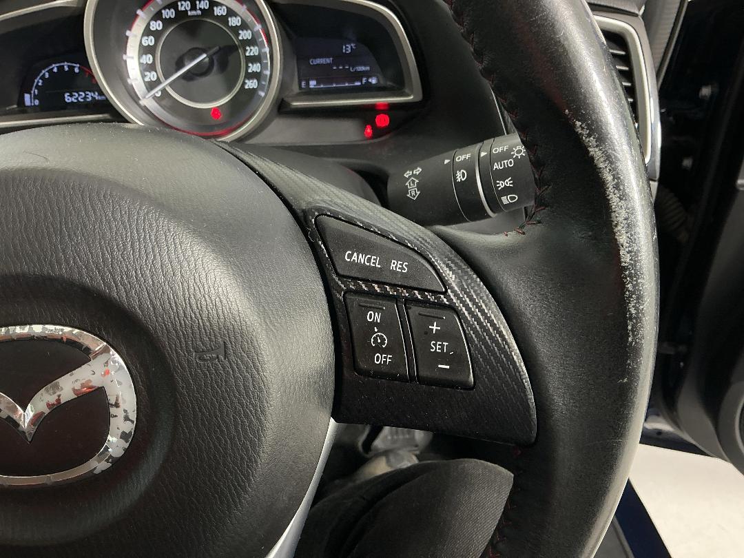 Photo '25' of Mazda 3