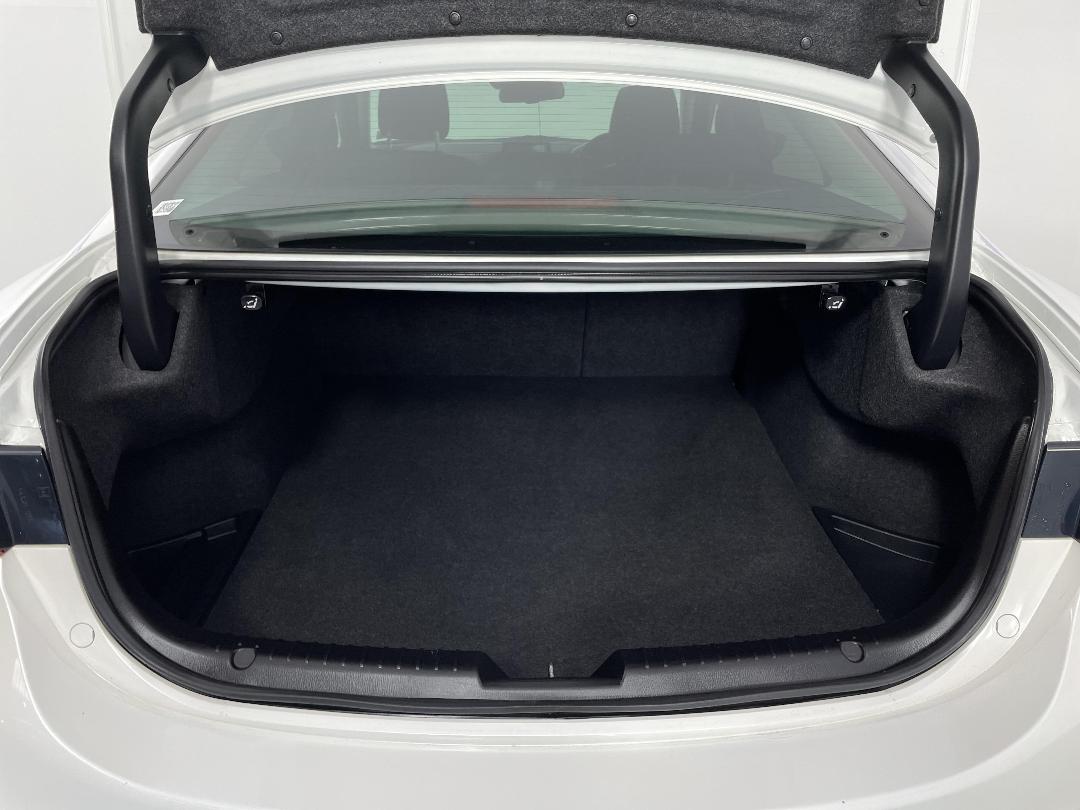 Photo '14' of Mazda Atenza