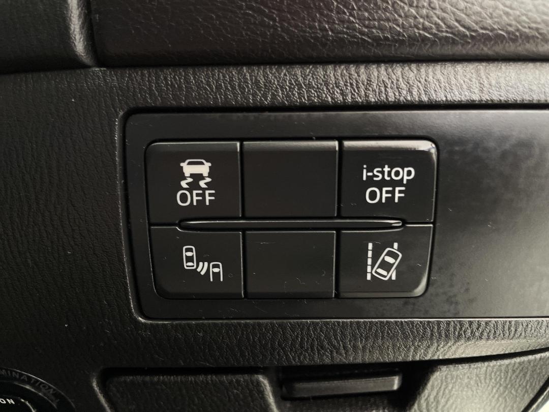 Photo '23' of Mazda Atenza