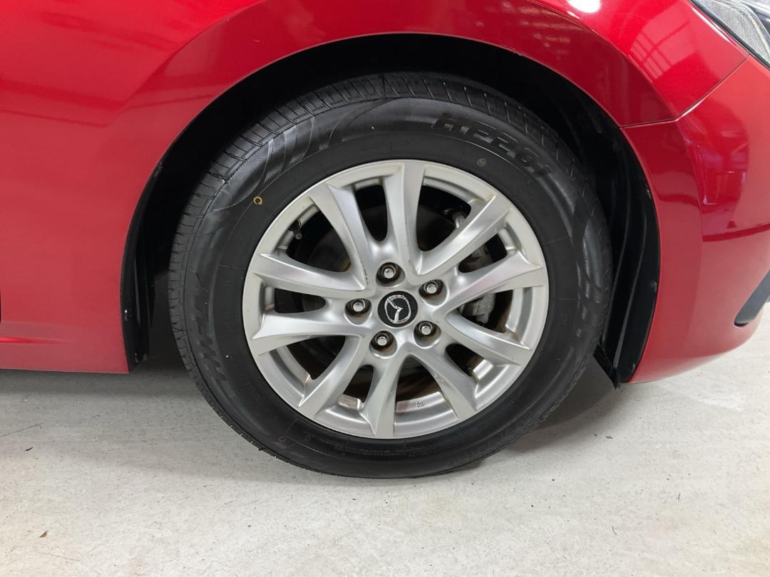 Photo '9' of Mazda Axela