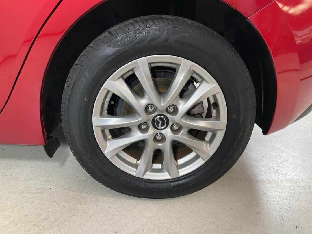 Photo '11' of Mazda Axela