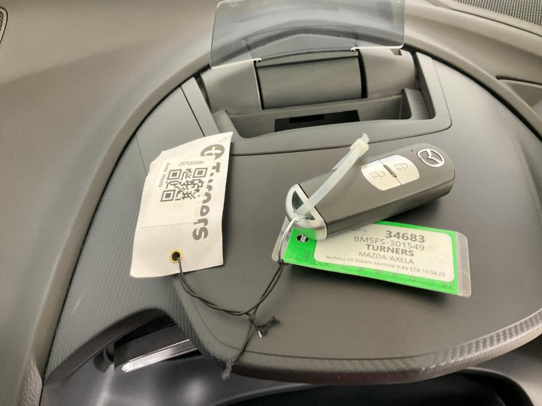 Photo '22' of Mazda Axela