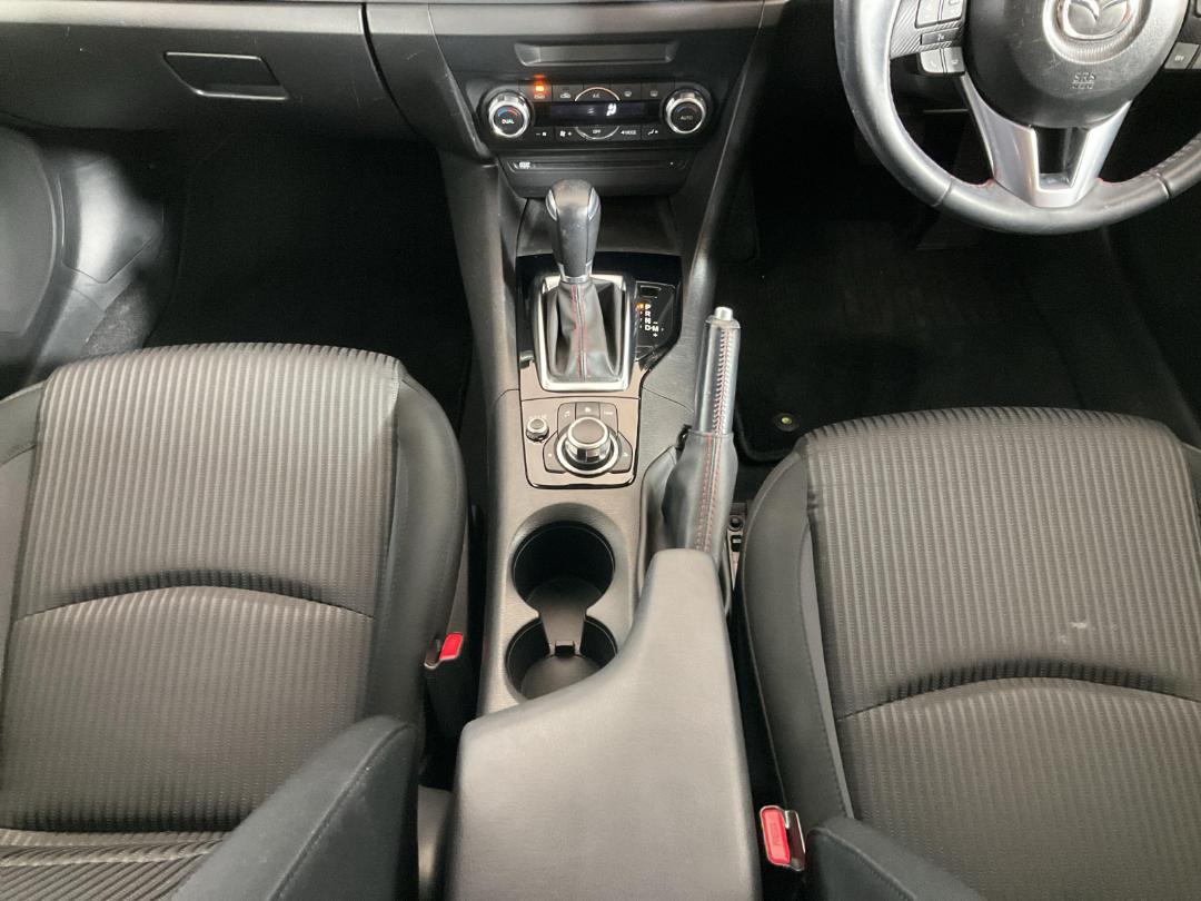 Photo '18' of Mazda Axela