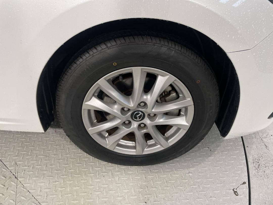 Photo '9' of Mazda Axela Photo '9' of Mazda Axela