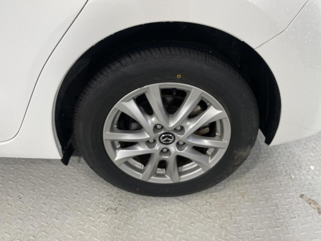 Photo '11' of Mazda Axela Photo '11' of Mazda Axela