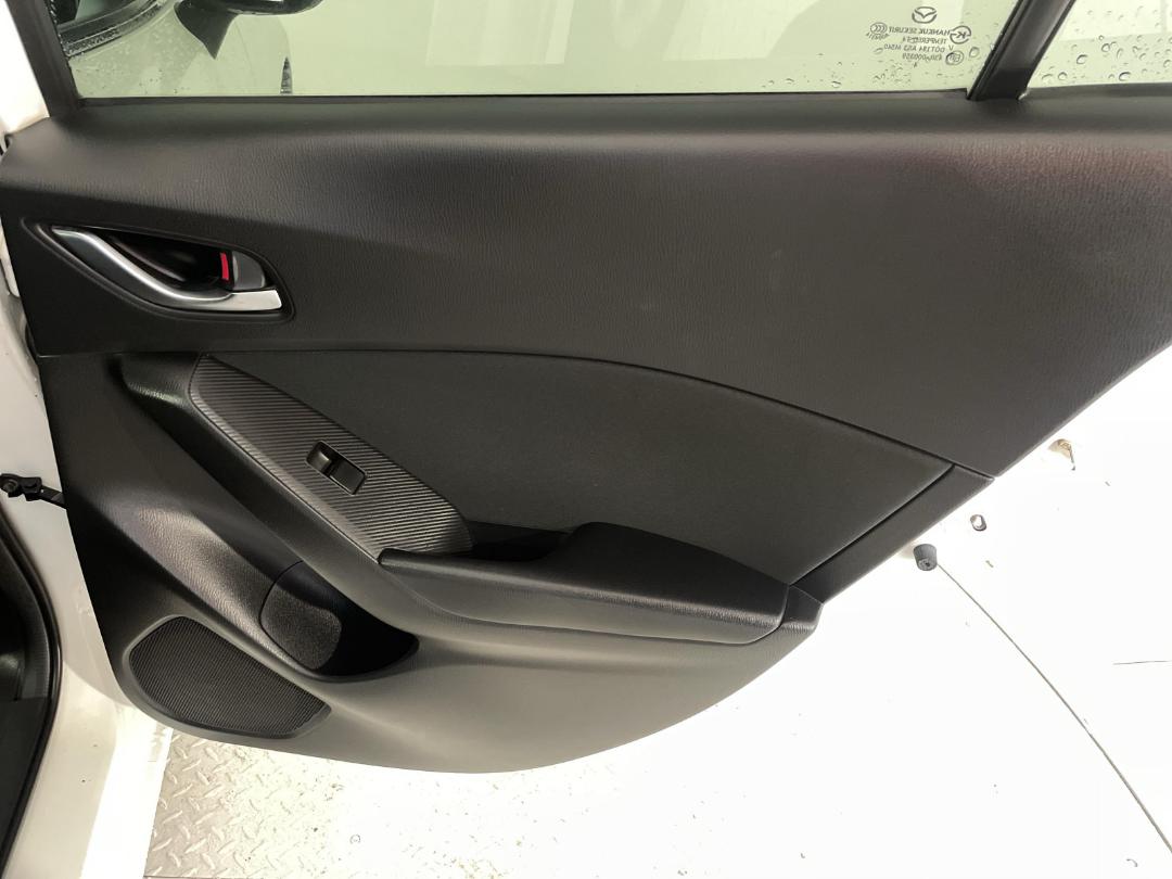 Photo '19' of Mazda Axela Photo '19' of Mazda Axela