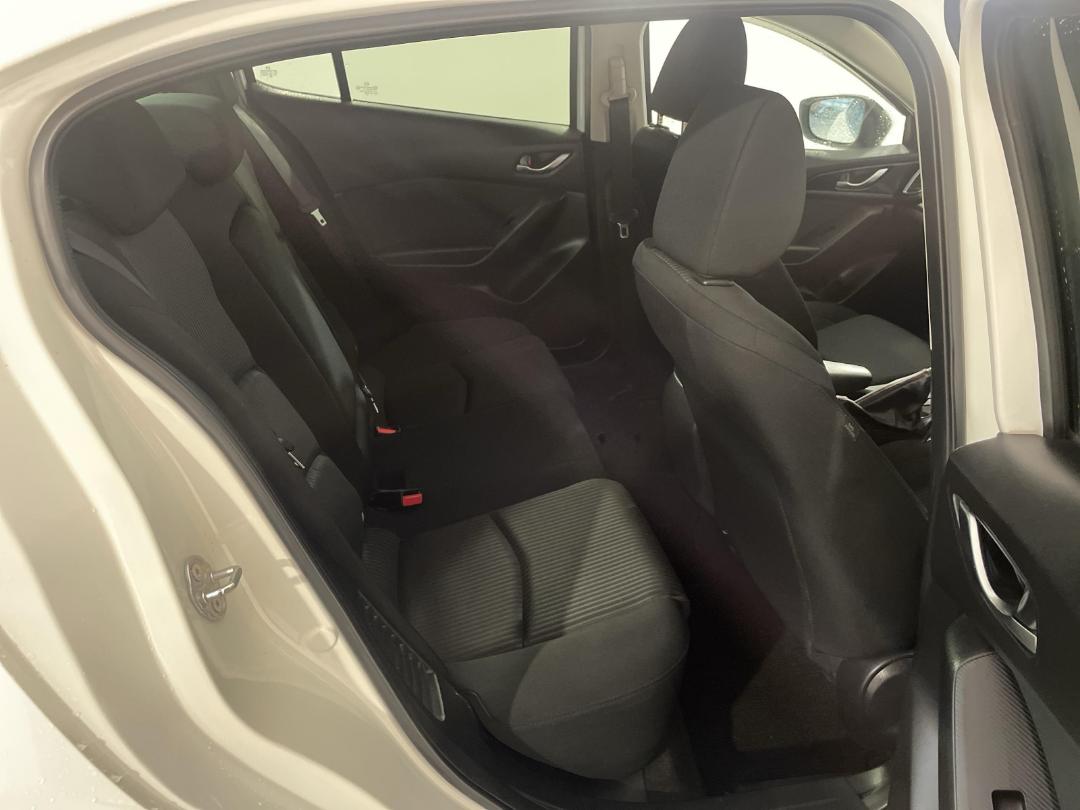 Photo '20' of Mazda Axela Photo '20' of Mazda Axela