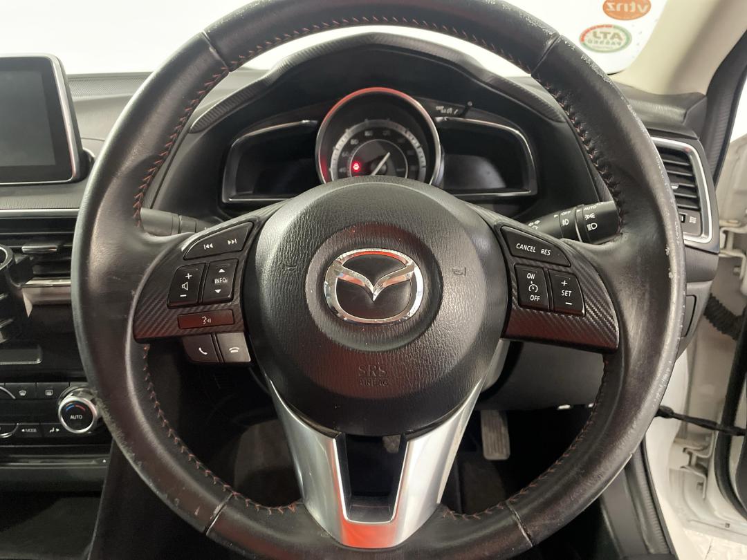 Photo '28' of Mazda Axela Photo '28' of Mazda Axela