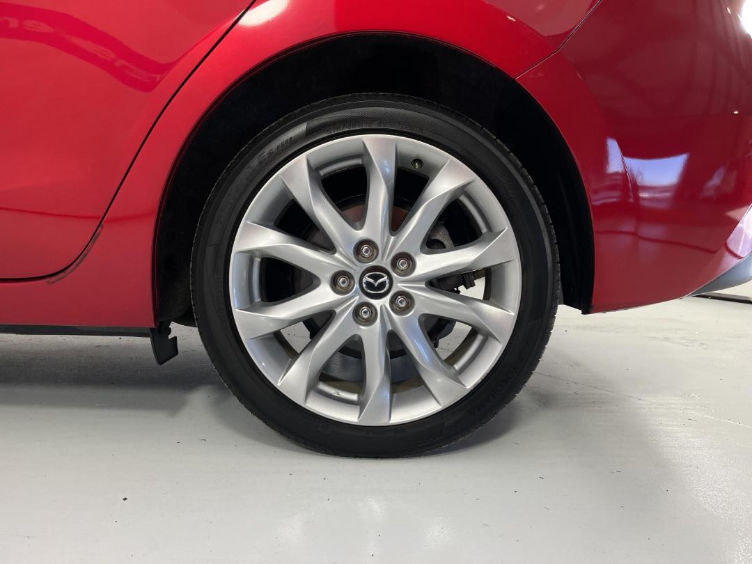 Photo '11' of Mazda Axela