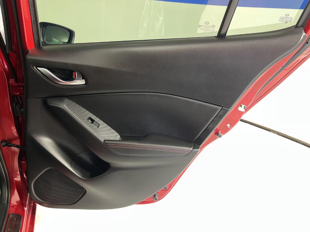 Photo '19' of Mazda Axela