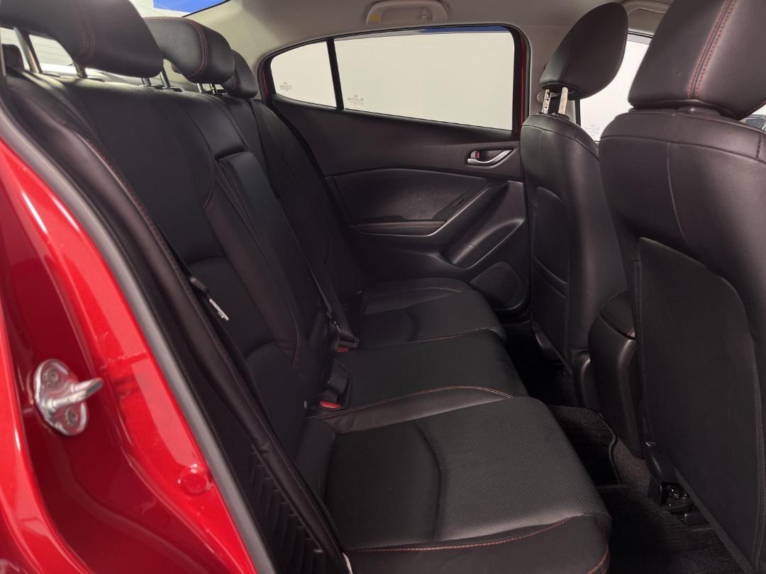 Photo '20' of Mazda Axela