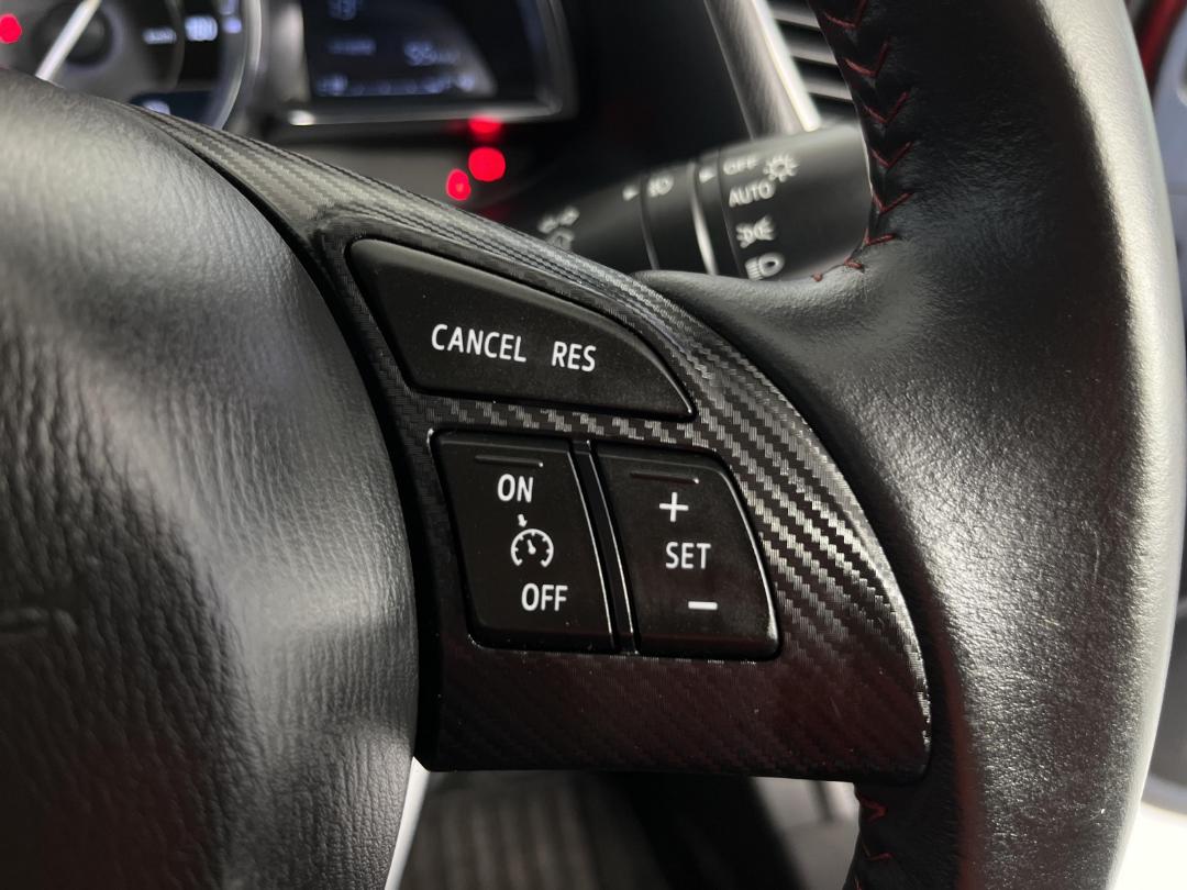 Photo '23' of Mazda Axela