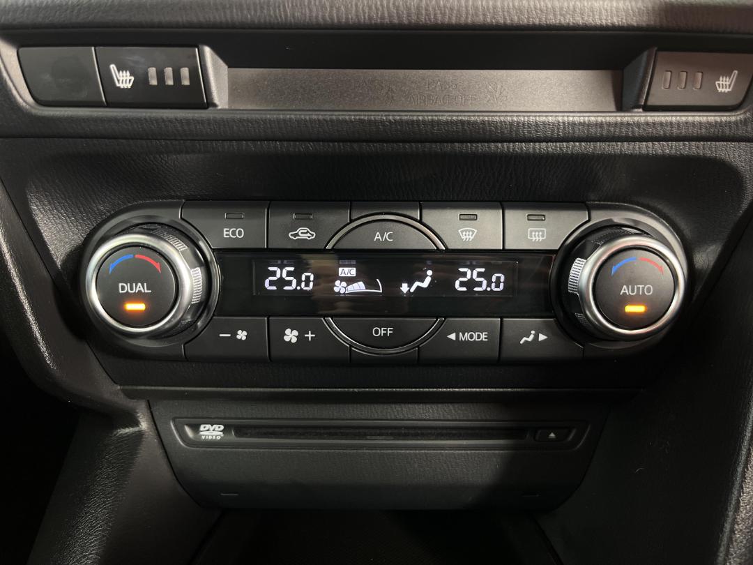 Photo '27' of Mazda Axela