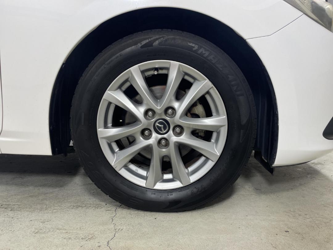 Photo '9' of Mazda Axela