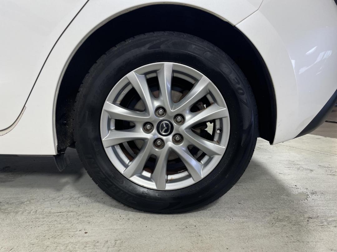 Photo '11' of Mazda Axela