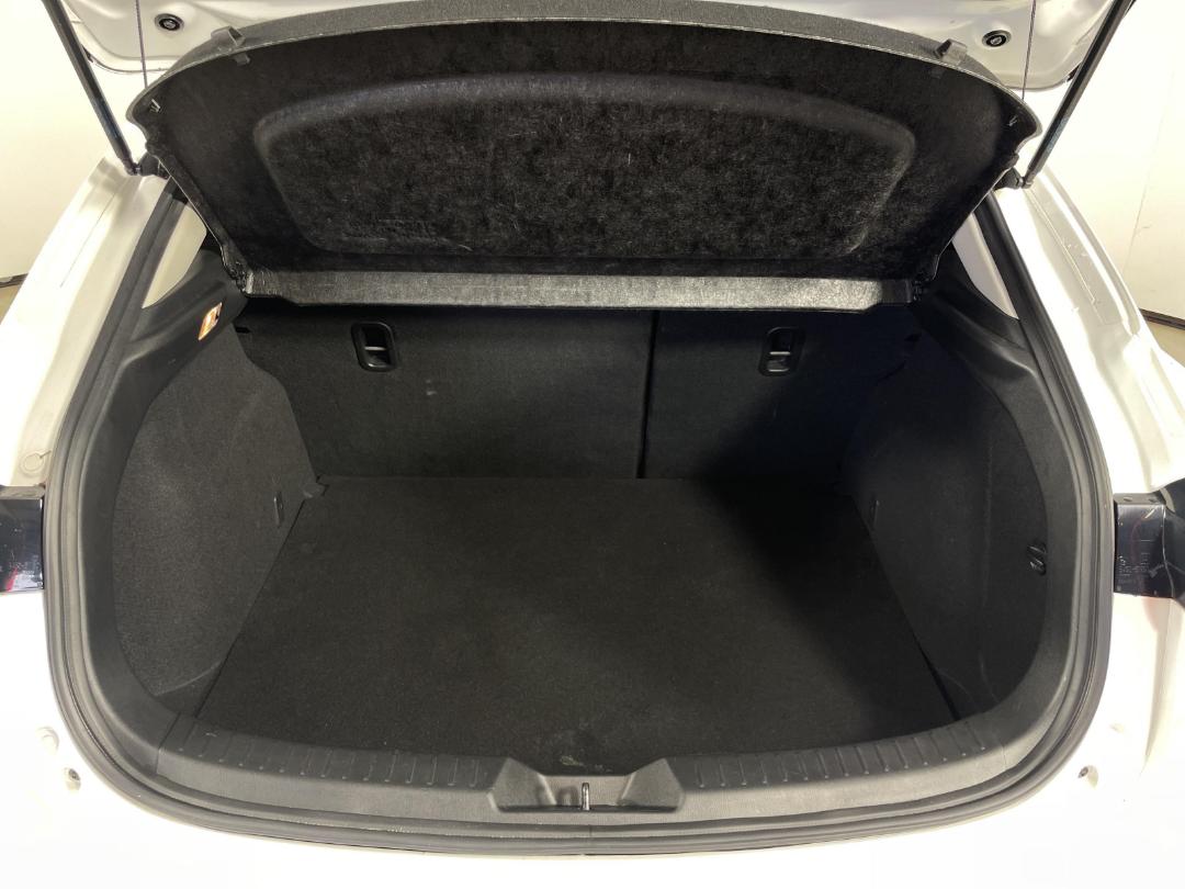 Photo '14' of Mazda Axela