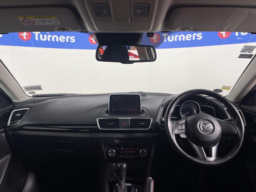 Photo '17' of Mazda Axela