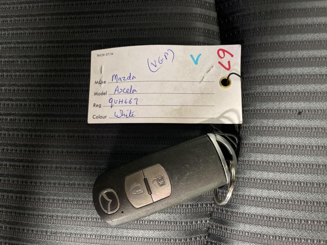 Photo '22' of Mazda Axela