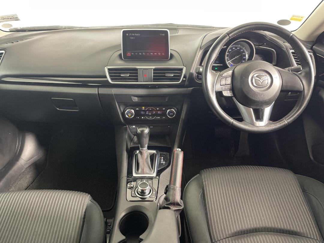 Photo '18' of Mazda Axela