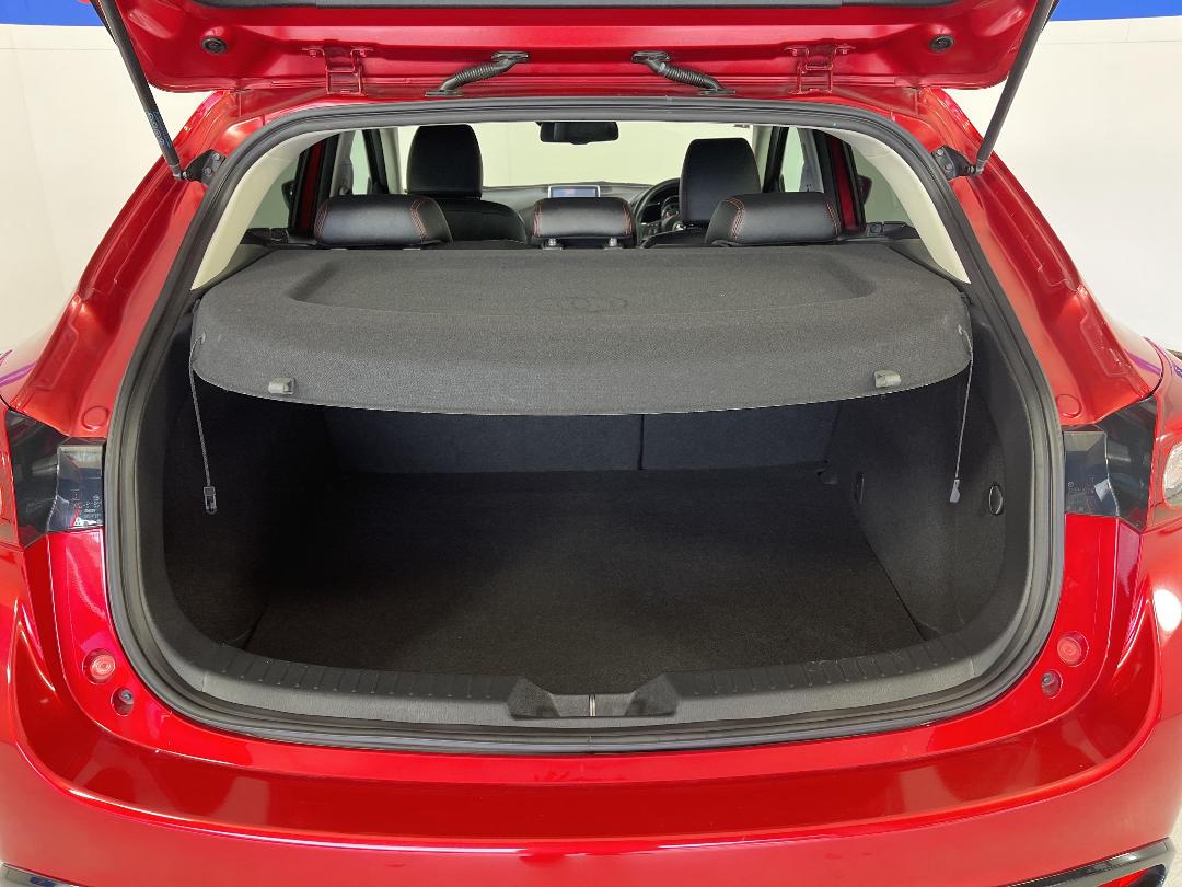 Photo '14' of Mazda Axela Photo '14' of Mazda Axela